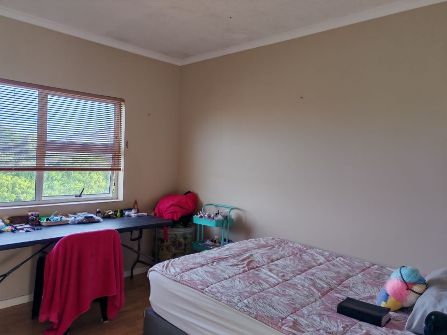 5 Bedroom Property for Sale in Cannon Rocks Eastern Cape